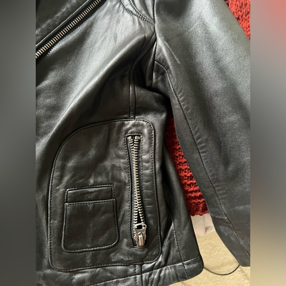 Leather Jacket - Picture 4 of 9